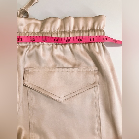 Banana Republic Satin Cargo Jogger Medium Gold Beige NWOT 27’inseam High Rise - Picture 9 of 11